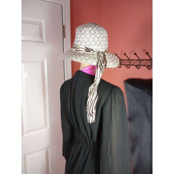 Sun visor , Beach , sun , summer hat. Wide front short back . Size 7 in - Picture 4 of 9